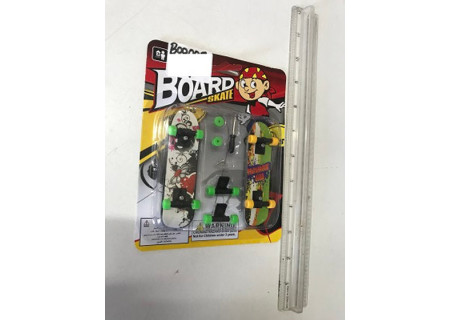 Finger Skateboards with Tools for Creative Play
