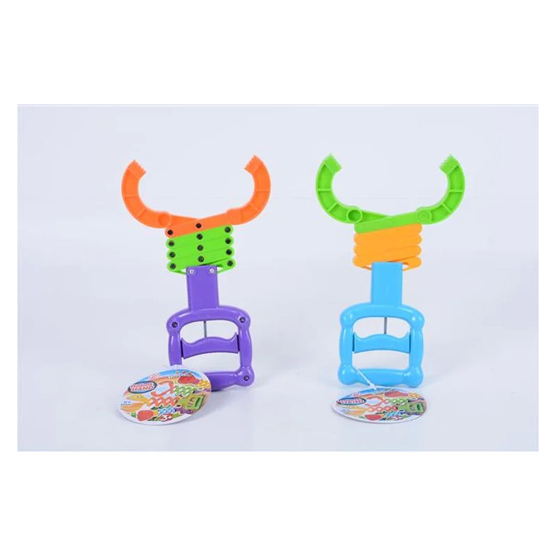 Robot Claw for Fun and Interactive Play Robot Claw for Fun and Interactive Play