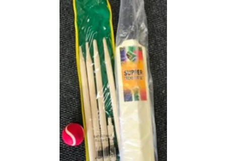 Kids Wooden Cricket Set No.5 – Durable & Lightweight Cricket Bat and S